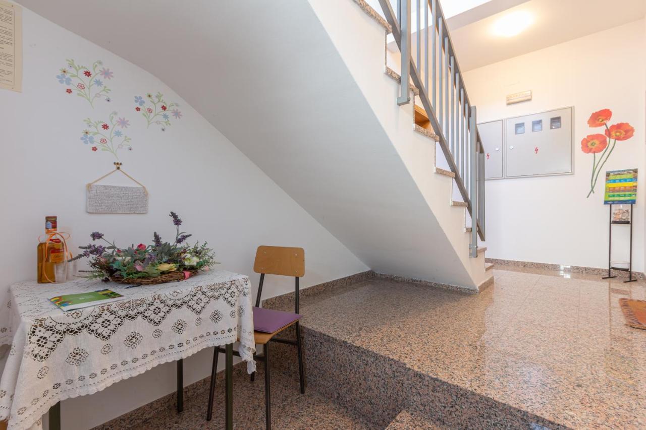 Apartments Ema & Mislav With Terrace باشْكا المظهر الخارجي الصورة