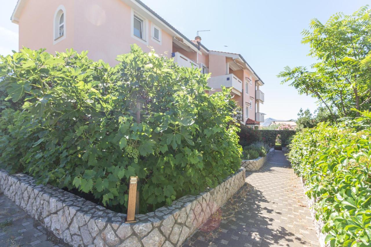 Apartments Ema & Mislav With Terrace باشْكا المظهر الخارجي الصورة